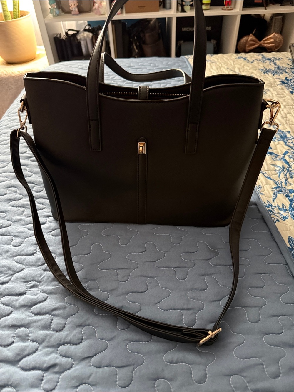 Classic Black Women's Tote Bag with Detachable Strap